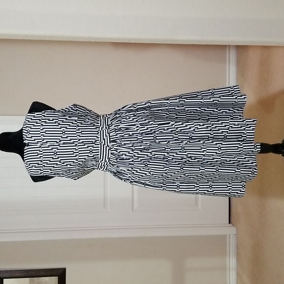 "HOST PICK" Isaac mizrahi short sleeves dress. - Picture 4 of 5